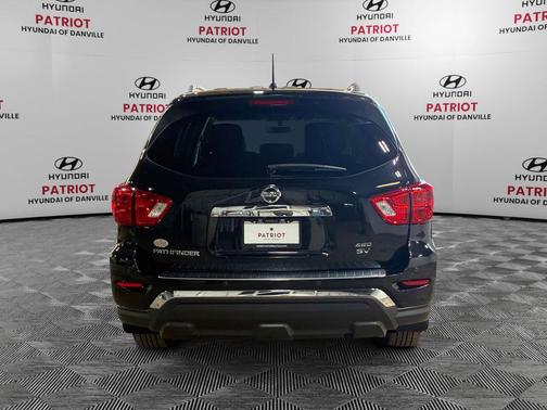 2017 Nissan Pathfinder SV