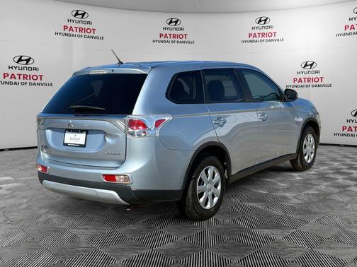 2015 Mitsubishi Outlander ES