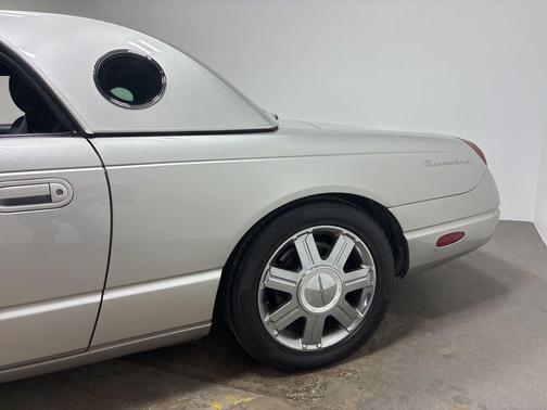 2004 Ford Thunderbird Base