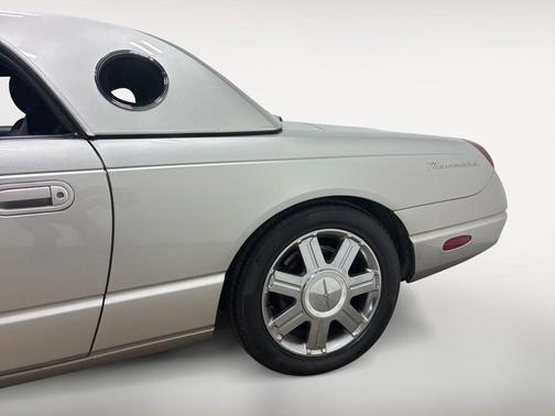 2004 Ford Thunderbird Base