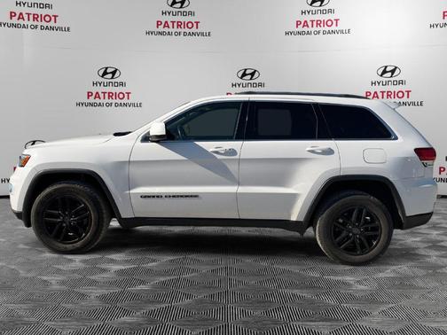 Bright White Clearcoat 2020 Jeep Grand Cherokee Laredo