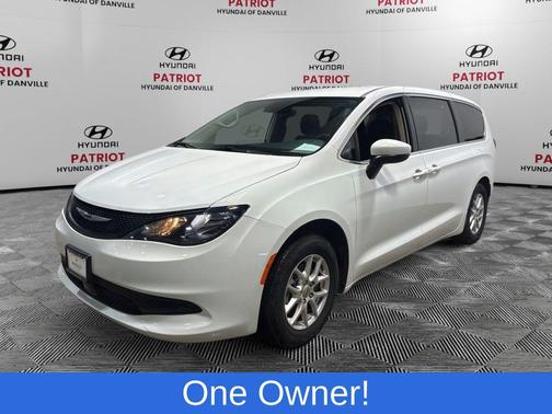 Bright White Clearcoat 2023 Chrysler Voyager LX