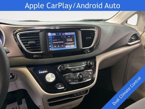 Bright White Clearcoat 2023 Chrysler Voyager LX