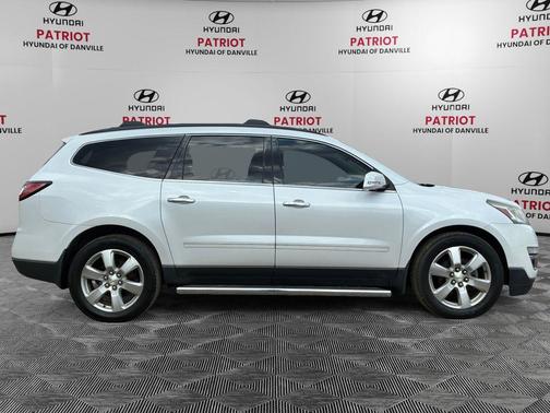 Iridescent Pearl Tricoat 2016 Chevrolet Traverse LTZ