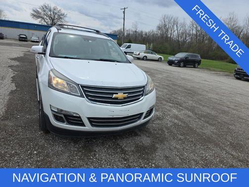 Iridescent Pearl Tricoat 2016 Chevrolet Traverse LTZ