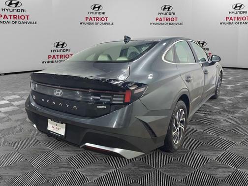 2026 Hyundai SONATA Hybrid Base