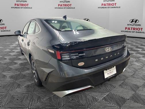 2026 Hyundai SONATA Hybrid Base