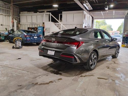2025 Hyundai ELANTRA Sport
