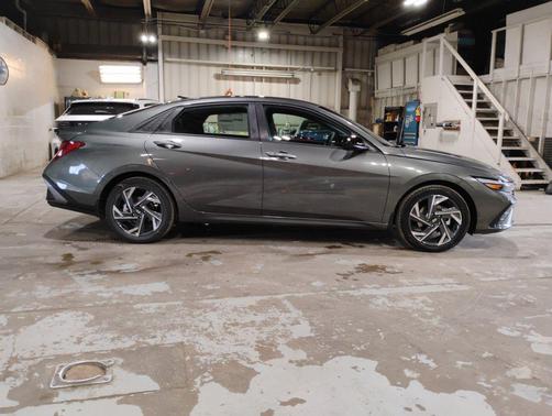 2025 Hyundai ELANTRA Sport