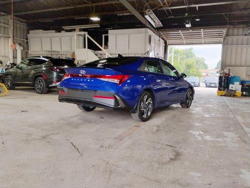 2025 Hyundai ELANTRA Sport