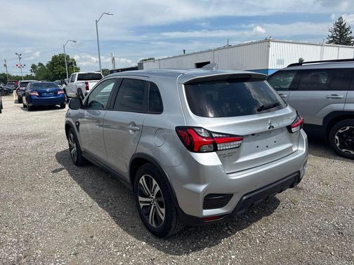 Alloy Silver Metallic 2024 Mitsubishi Outlander Sport 2.0 ES