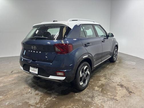 2025 Hyundai VENUE Limited