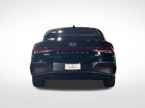 2025 Hyundai ELANTRA HEV Limited