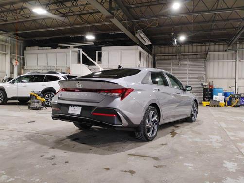 2025 Hyundai ELANTRA Sport