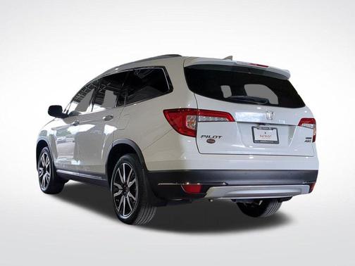 2022 Honda Pilot Touring 8-Passenger
