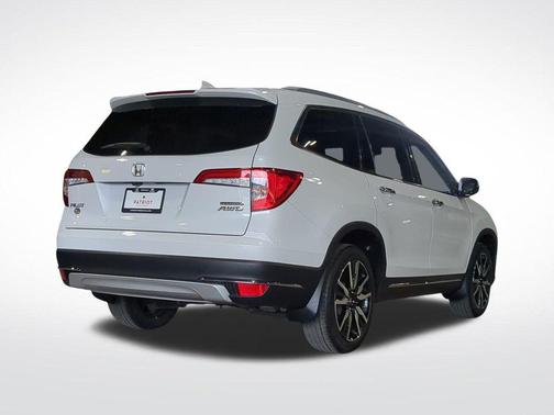 2022 Honda Pilot Touring 8-Passenger