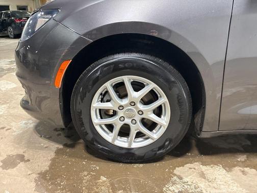 2017 Chrysler Pacifica LX