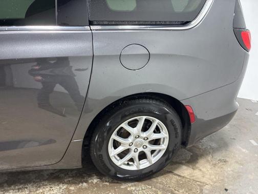 2017 Chrysler Pacifica LX