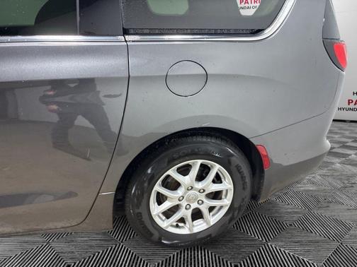 2017 Chrysler Pacifica LX