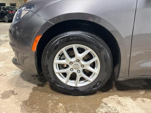 2017 Chrysler Pacifica LX