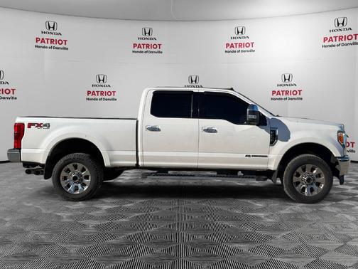 White Platinum Metallic Tri-Coat 2019 Ford F-250 Lariat