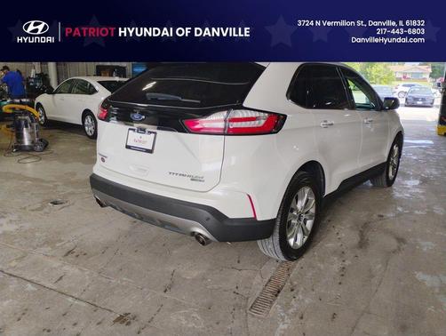 2020 Ford Edge Titanium