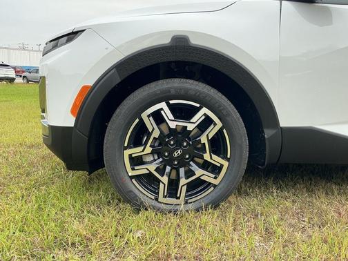 Atlas White 2026 Hyundai SANTA CRUZ Limited