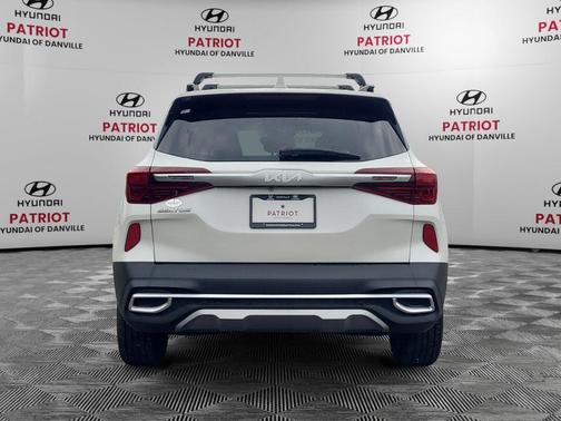 Snow White Pearl 2022 Kia Seltos EX