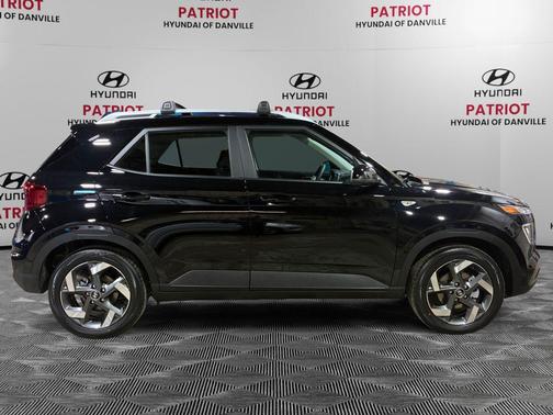 Onyx Black 2026 Hyundai VENUE SEL