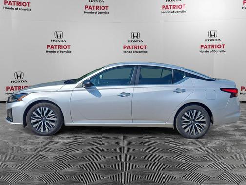 Brilliant Silver Metallic 2024 Nissan Altima 2.5 SV