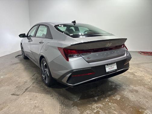 2025 Hyundai ELANTRA Sport