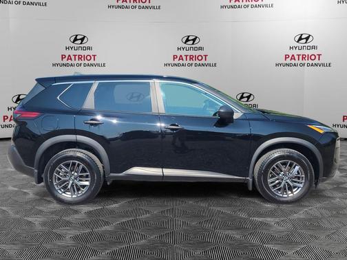 Super Black 2023 Nissan Rogue S