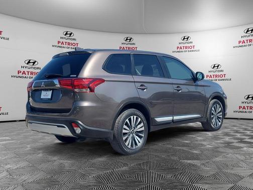Quartz Brown Metallic 2020 Mitsubishi Outlander ES S-AWC