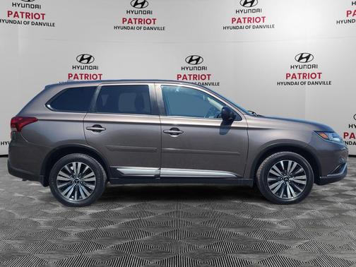 Quartz Brown Metallic 2020 Mitsubishi Outlander ES S-AWC