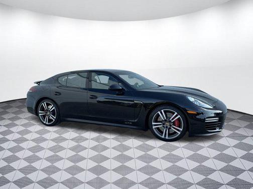 2016 Porsche Panamera GTS