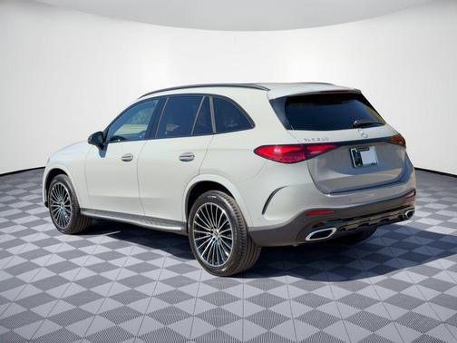MANUFAKTUR Alpine Grey 2027 Mercedes-Benz GLC 300 4MATIC