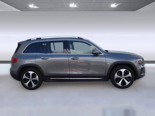 Mountain Grey Metallic 2025 Mercedes-Benz GLB 250 Base