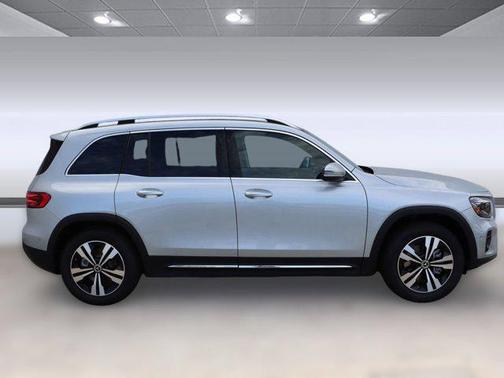 2025 Mercedes-Benz GLB 250 4MATIC