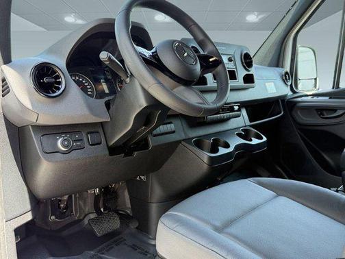 2025 Mercedes-Benz Sprinter 2500 Standard Roof