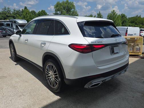 2025 Mercedes-Benz GLC 300 4MATIC