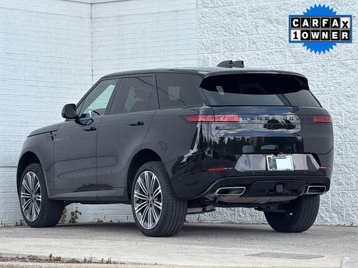 Santorini Black Metallic 2024 Land Rover Range Rover Sport SE