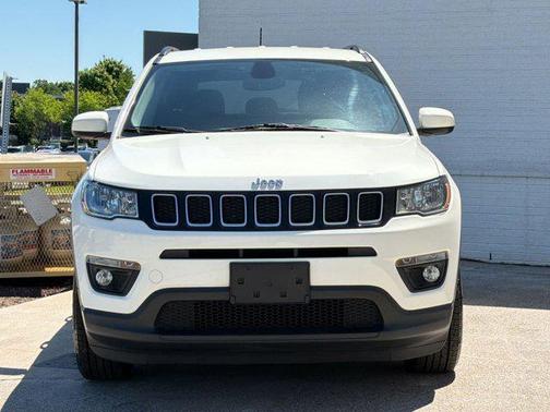White Clearcoat 2018 Jeep Compass Latitude