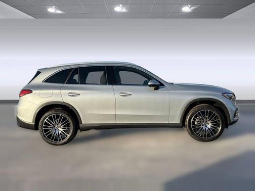 2026 Mercedes-Benz GLC 300 4MATIC