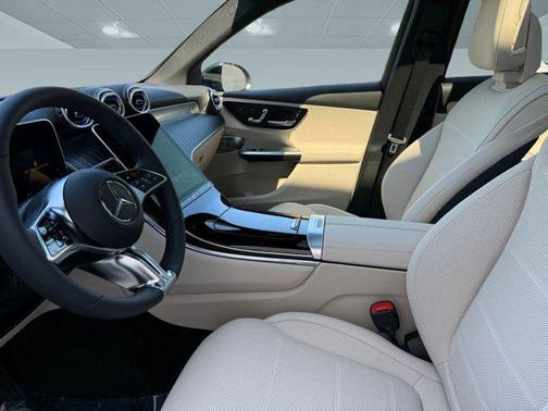2026 Mercedes-Benz GLC 300 4MATIC
