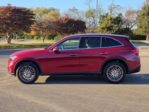 2026 Mercedes-Benz GLC 300 4MATIC