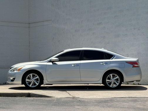 Brilliant Silver Metallic 2014 Nissan Altima 2.5 SL
