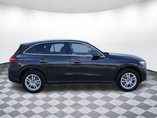 2025 Mercedes-Benz GLC 300 4MATIC