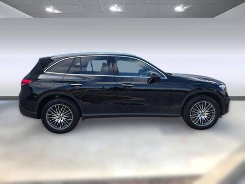 2026 Mercedes-Benz GLC 300 4MATIC