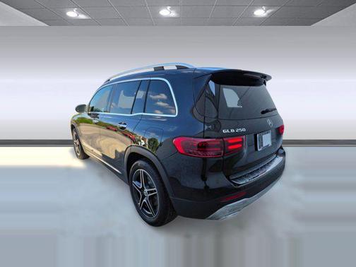 Night Black 2026 Mercedes-Benz GLB 250 4MATIC