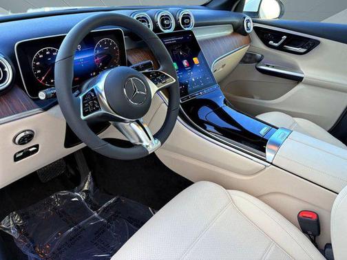 2026 Mercedes-Benz GLC 300 4MATIC